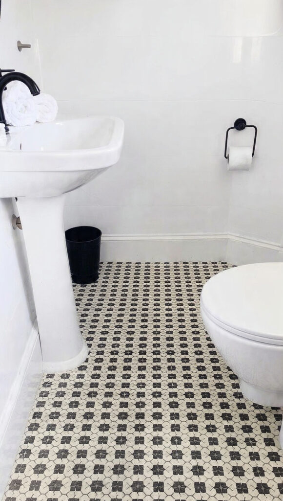 20 Half Bathroom Decor Ideas to Make Your Smallest Room the Most Memorable 8 20 Half Bathroom Decor Ideas to Make Your Smallest Room the Most Memorable - Decor Lads